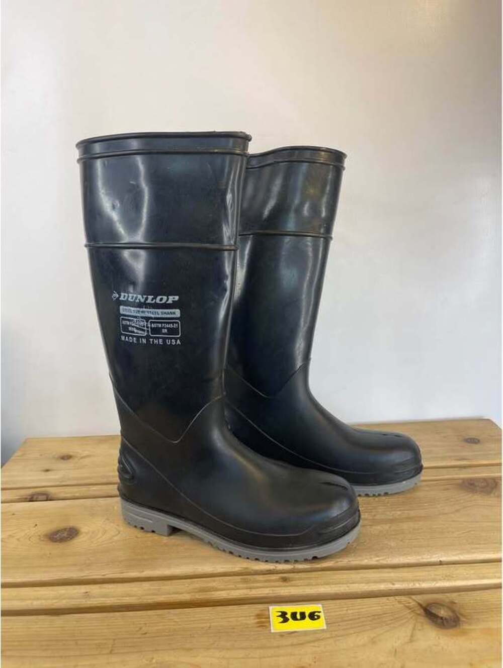 Dunlop Steel Toe Rubber Work Boots Size Men's 5 / Women's 7